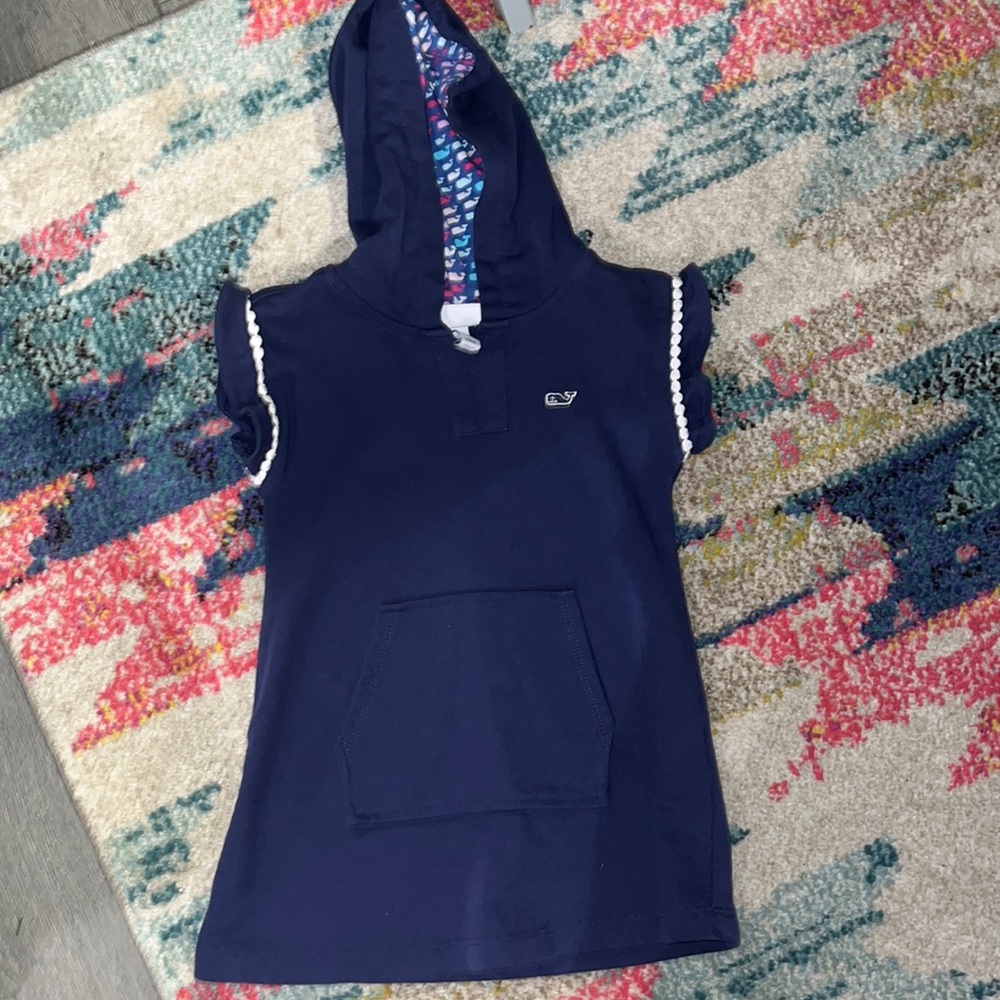 Vineyard vines dress
A7